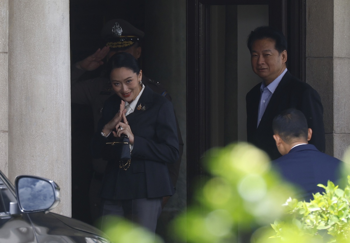 La primera ministra tailandesa destituida, Paetongtarn Shinawatra, a su llegada a la Casa de Gobierno en Bangkok, Tailandia, antes de que el Tribunal Constitucional la apartara del poder por criticar al Ejército. (Foto de Narong Sangnak de la agencia EFE/EPA)
