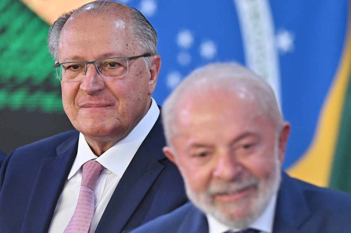El vicepresidente de Brasil, Geraldo Alckmin (i), y el presidente del país, Luiz Inácio Lula da Silva. (Foto de Andre Borges de la agencia EFE)