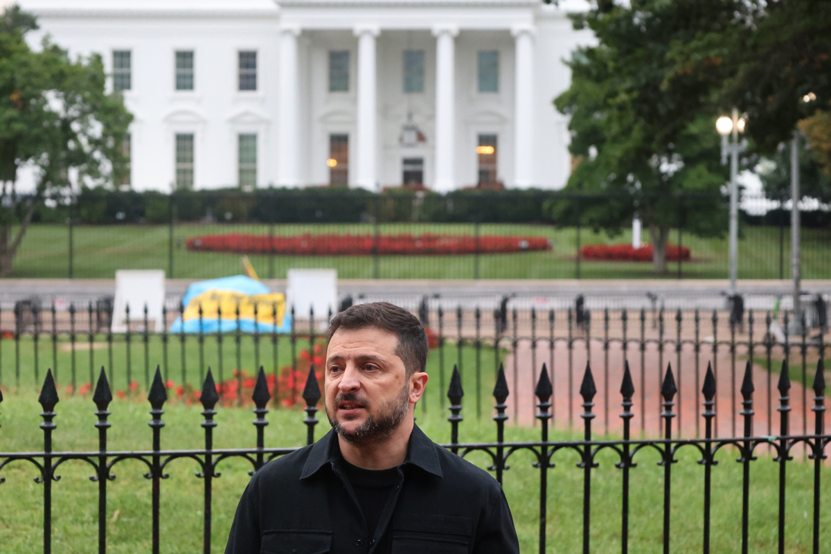 El presidente de Ucrania, Volodímir Zelenski, da declaraciones este lunes, luego de su reunión con su homólogo de Estados Unidos, Donald Trump, en Washington (EUA. (Foto de archivo de Octavio Guzmán de la agencia EFE)