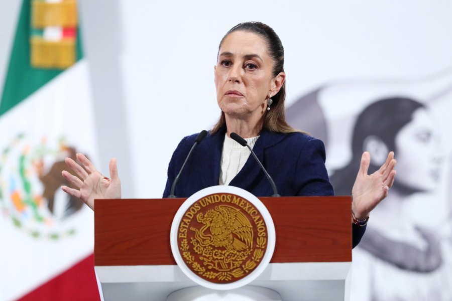 La presidenta Claudia Sheinbaum en la conferencia de prensa matutina de este lunes 11 de agosto en Palacio Nacional, en una foto de EFE.