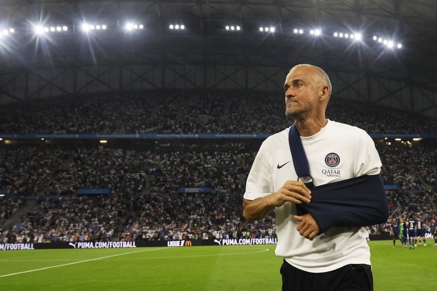 El entrenador del PSG, el español Luis Enrique Martínez, durante el partido entre el Olympique de Marsella y el Paris Saint-Germain. (Foto de EFE)