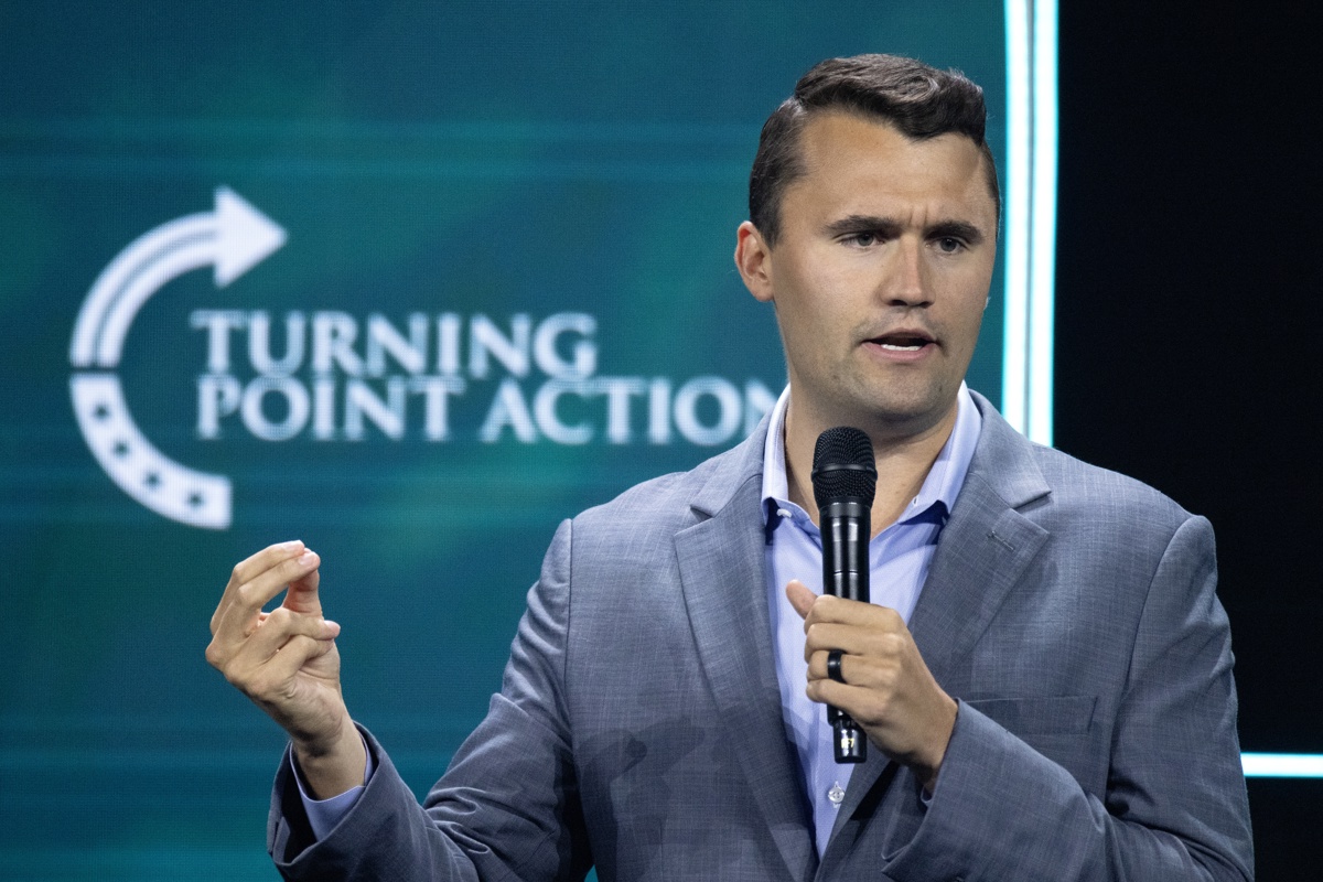 El comentarista y activista conservador Charlie Kirk durante un evento en West Palm Beach (Estados Unidos). (Foto de archivo de Cristóbal Herrera-Ulashkevich de la agencia EFE/EPA)