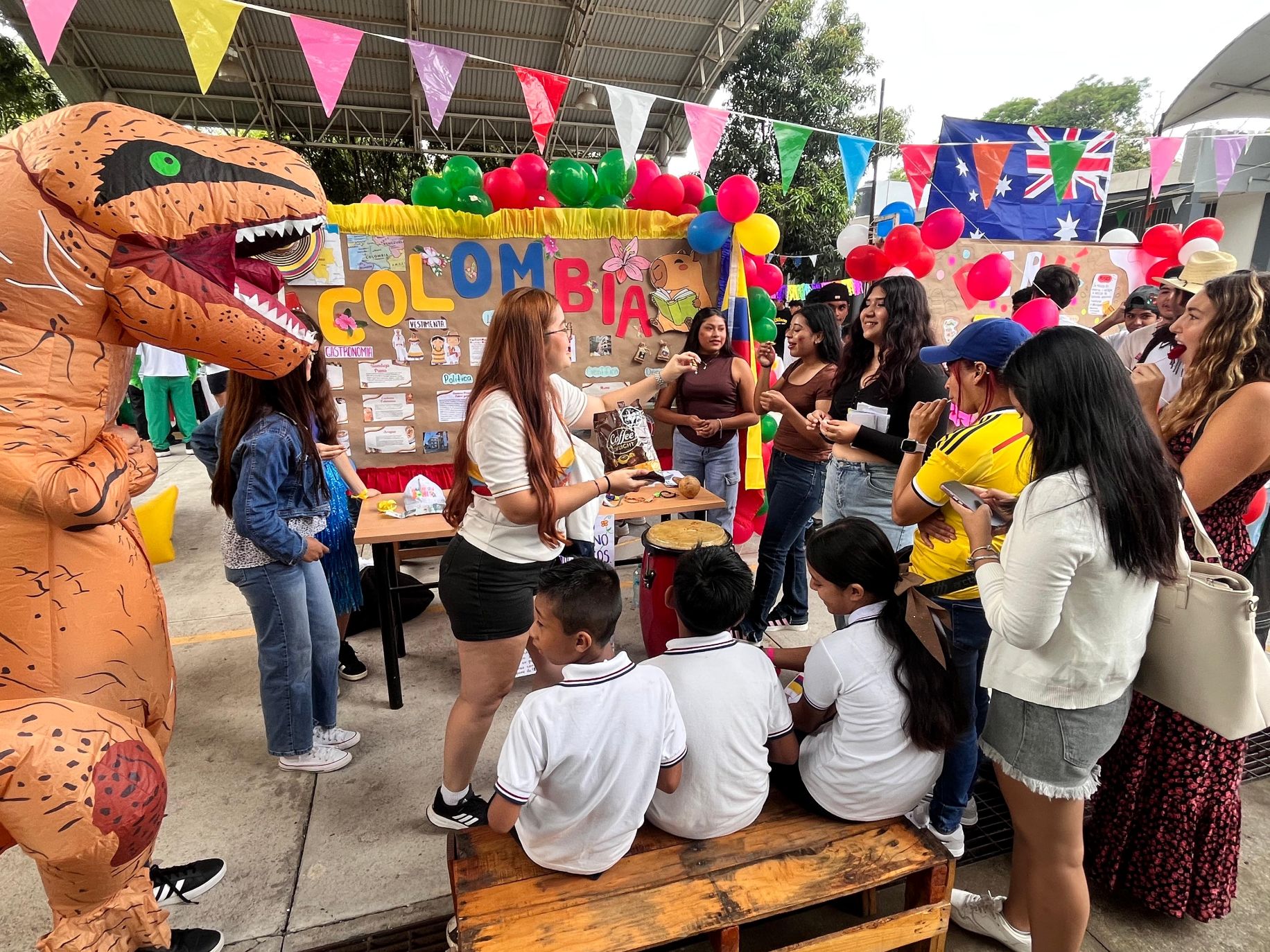 A las actividades asistieron estudiantes de España, Colombia y Perú que realizan movilidad académica en la Universidad de Colima. (Foto de la Dirección General de Prensa de la UdeC)