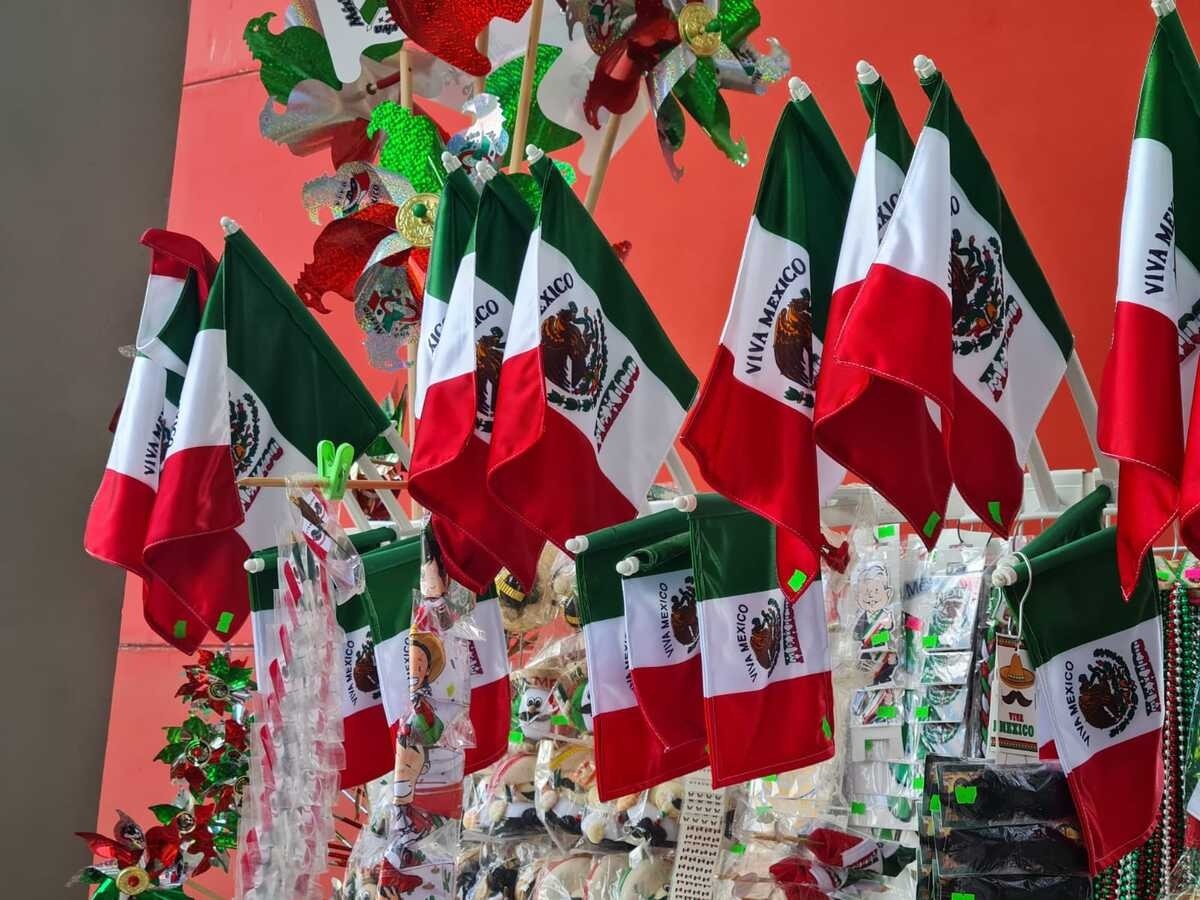 ( Foto ilustrativa de banderas de México)