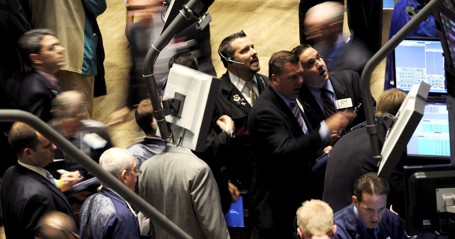 Corredores de bolsa en la Bolsa de Valores de Nueva York. (Foto de archivo de Justin Lane de la agencia EFE)