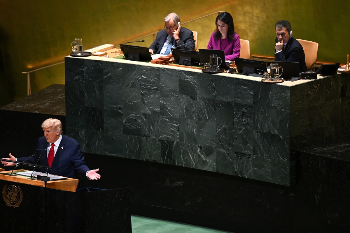 El presidente de Estados Unidos Donald Trump (i), al intervenir durante la 80 Asamblea General de las Naciones Unidas, el pasado 23 de septiembre, en la sede de la ONU, en Nueva York (NY, EUA). (Foto de Lukas Coch de la agencia EFE)