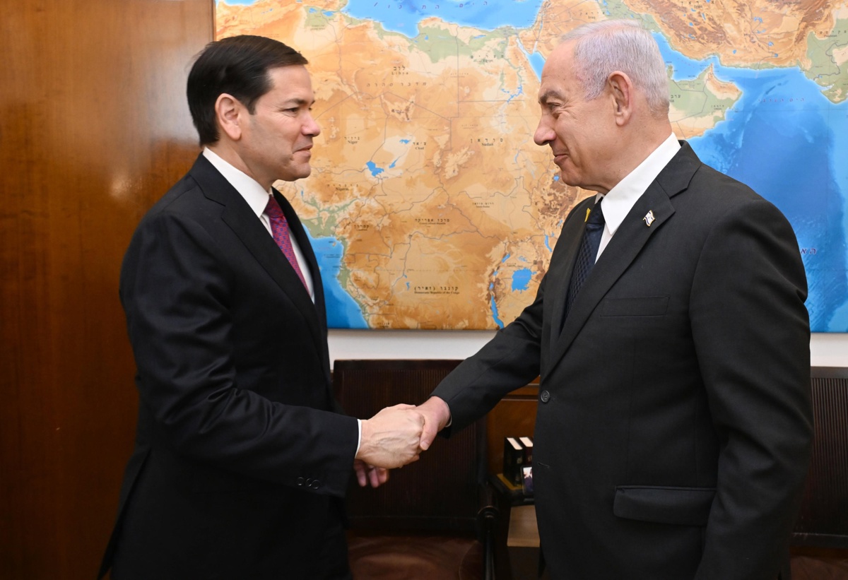 Imagen cedida por el Gobierno israelí del encuentro entre el secretario de Estado de Estados Unidos, Marco Rubio, y el primer ministro israelí, Benjamín Netanyahu. (Foto EFE/EPA/HAIM TZACH)