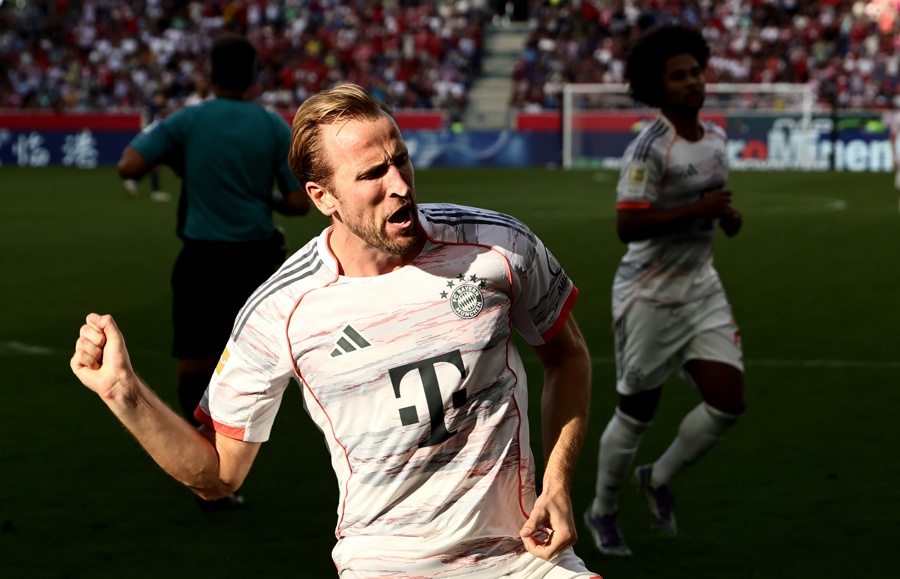 El delantero del Bayern, Harry Kane, celebra el 3-0 durante el partido de la Bundesliga que han jugado TSG 1899 Hoffenheim y FC Bayern Munich en Sinsheim, Alemania. (Foto de EFE)