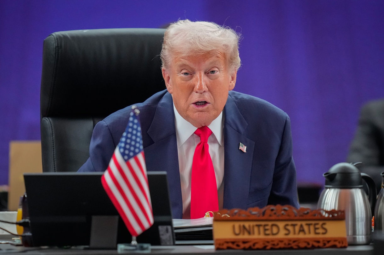 El presidente estadounidense Donald Trump interviene en la cumbre de la Asociación de Naciones del Sudeste Asiático (ASEAN) en Kuala Lumpur, Malasia. (Foto de Vincent Thian de la agencia EFE/EPA)
