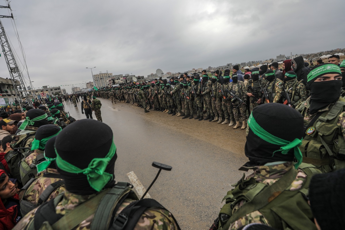 Milicias de las Brigadas de Al-Qasam, brazo armado del movimiento terrorista Hamas. (Foto de archivo de Mohammed saber de la agencia EFE)