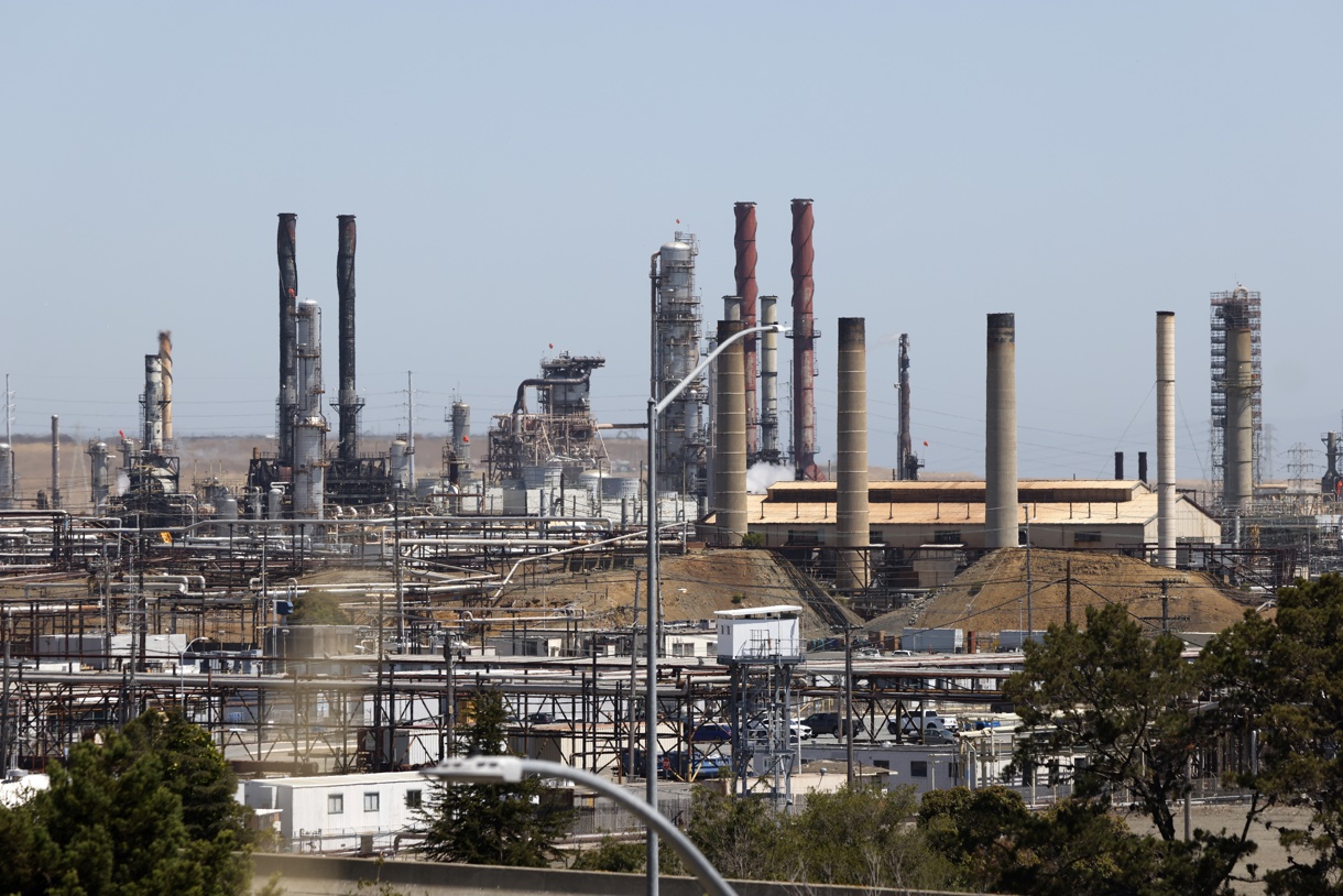 Una refinería de Chevron en Richomond, California (EUA). (Foto de archivo de John G. Mabanglo de la agencia EFE/EPA)