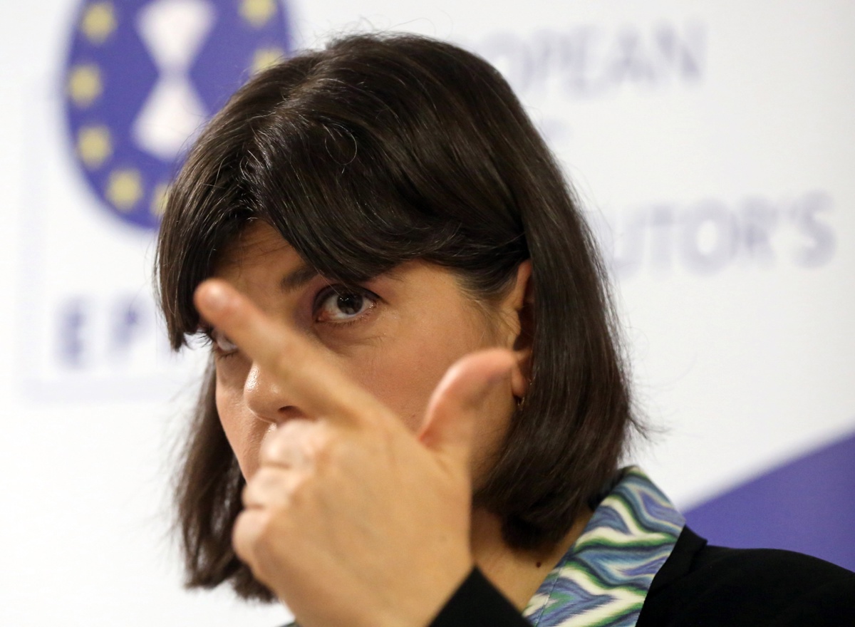 La Fiscal General Europea Laura Codruta Kovesi habla durante una conferencia de prensa en el puerto de Piraeus, Grecia, 02 de octubre de 2025. (Foto de Orestis Panagiotou de la agencia EFE/EPA)
