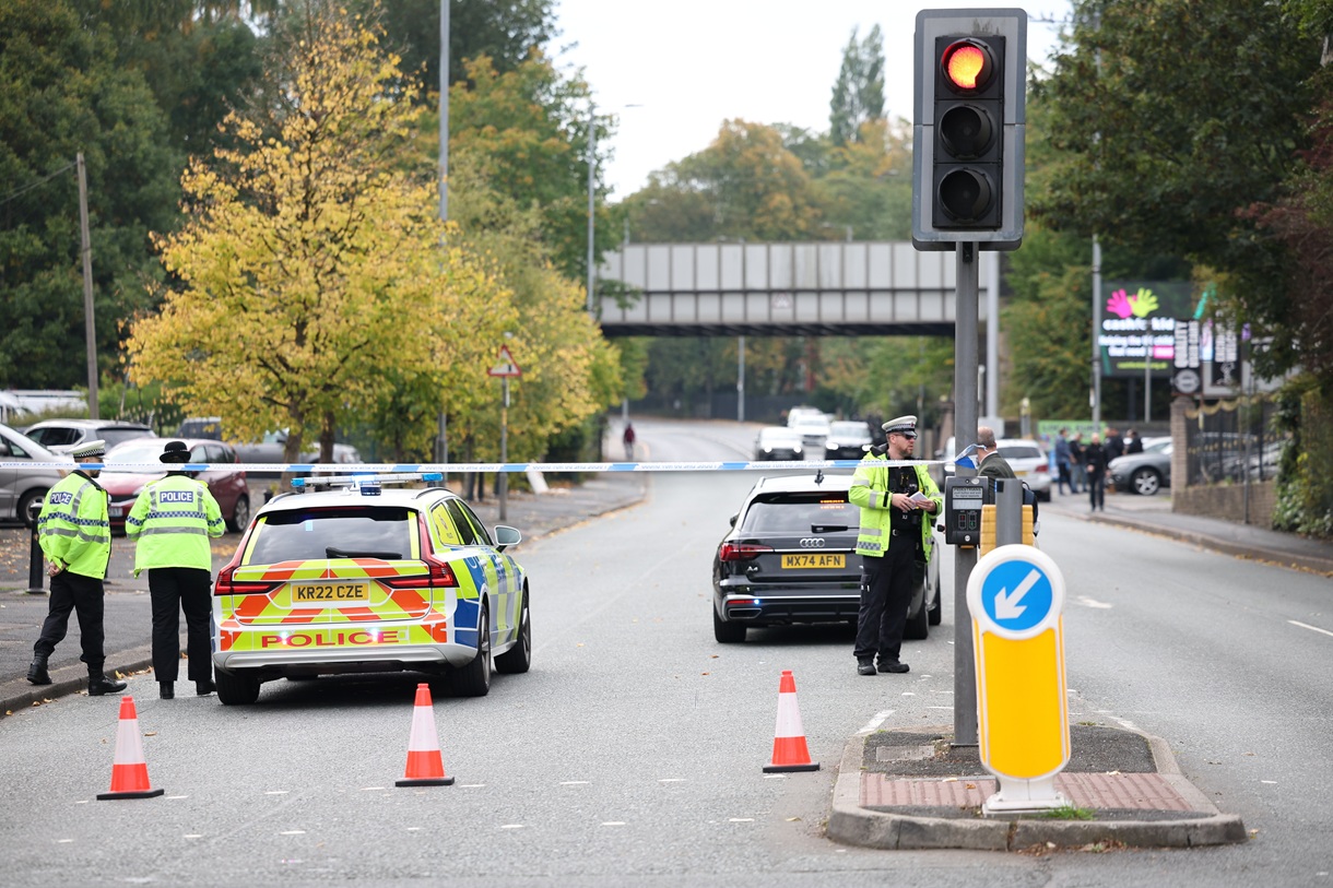 Cordón policial en el lugar del ataque a la sinagoga en Mánchester. (Foto de Adam Vaughan de la agencia EFE/EPA)