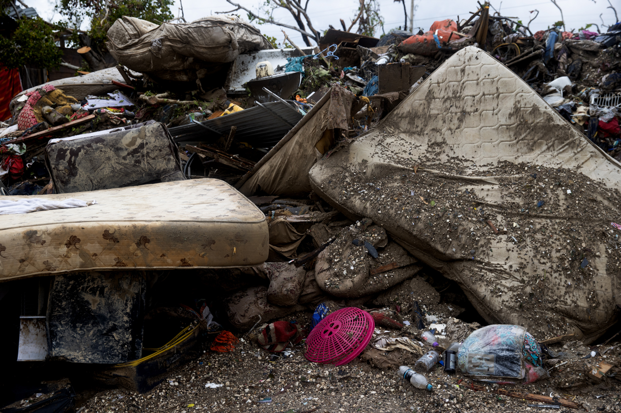 Una calle afectada por el huracán Melissa, en Montego Bay (Jamaica). (Foto de archivo de Orlando Barría de la agencia EFE)