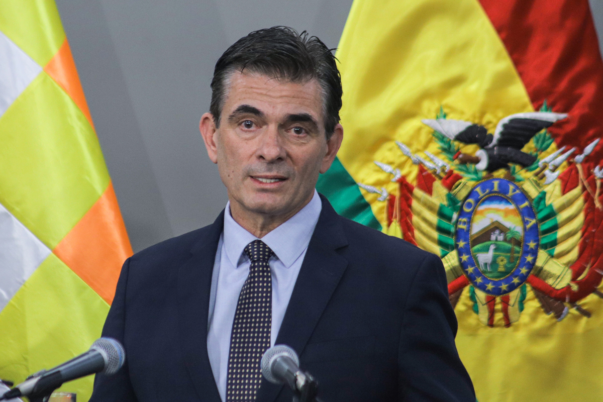 El presidente de Bolivia, Rodrigo Paz, habla durante una rueda de prensa este jueves, en La Paz (Bolivia). (Foto de Gabriel Márquez de la agencia EFE)