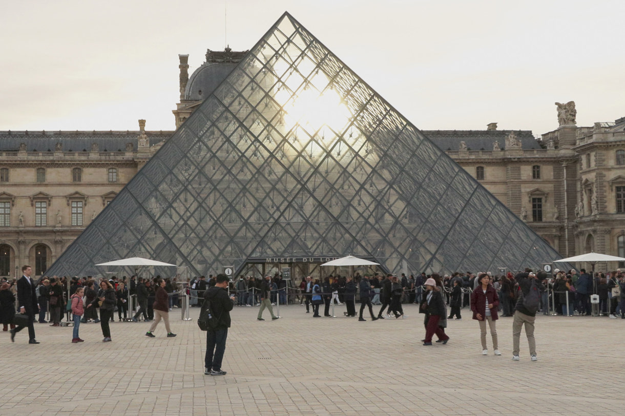 Museo del Louvre de París, el más visitado del Mundo. (Foto de archivo de Edgar Sapiña Manchado de la agencia EFE)