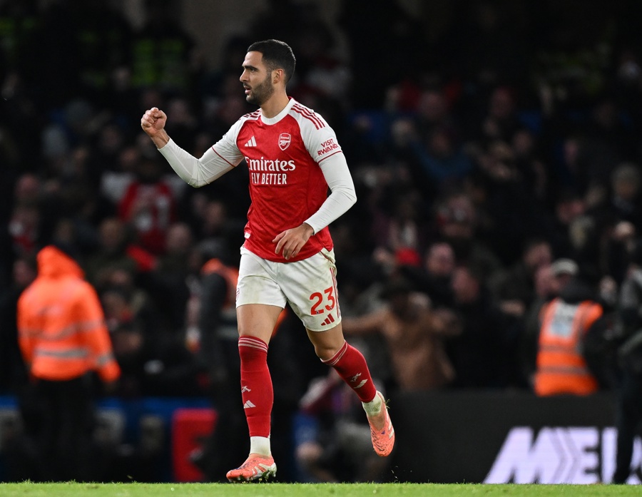 El jugador del Arsenal, Mikel Merino, celebra un gol durante el partido de la Premier League que han jugado Chelsea y Arsenal en Londres, Reino Unido. (Foto de EFE)