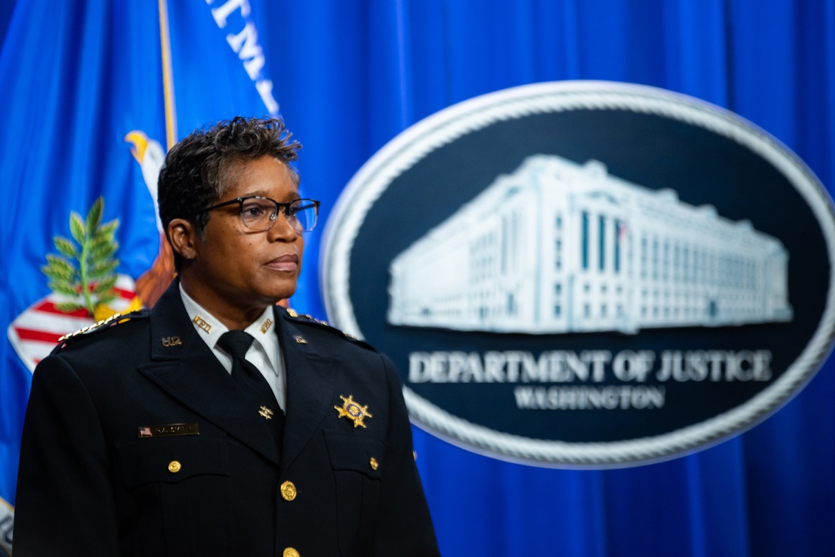 La directora de la Policía Metropolitana de Washington, Pamela Smithen, en una conferencia de prensa en el Departamento de Justicia en Washington, DC, EUA, el 4 de diciembre de 2025. (Foto de archivo de Maansi Srivastava de la agencia EFE/EPA)