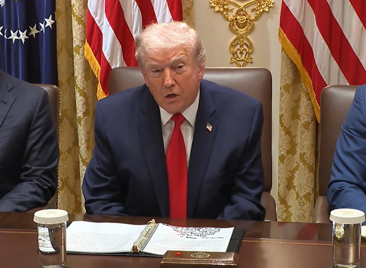 Captura de video de una transmisión de La Casa Blanca del presidente de EUA, Donald Trump, este jueves, en Washington. (Foto La Casa Blanca/ EFE)