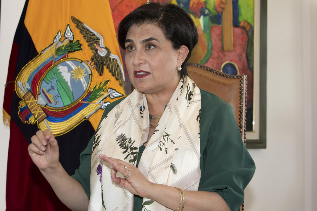La ministra de Relaciones Exteriores de Ecuador, Gabriela Sommerfeld, hablando durante una entrevista en Quito (Ecuador). (Foto de archivo de Gianna Benalcázar de la agencia EFE)