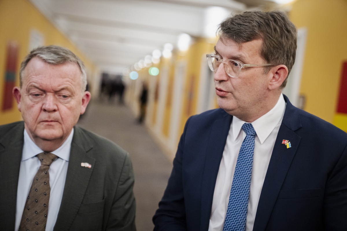 El ministro de Defensa danés, Troels Lund Poulsen (derecha), junto a su colega de Exteriores. (Foto de Sebastian Elias Uth de la agencia EFE/EPA)