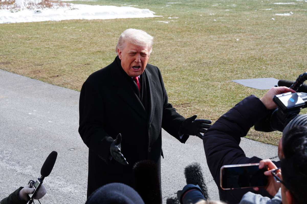 El presidente de Estados Unidos, Donald Trump, habla con la prensa en la Casa Blanca este martes, en Washington (EUA). (Foto de Octavio Guzmán de la agencia EFE)