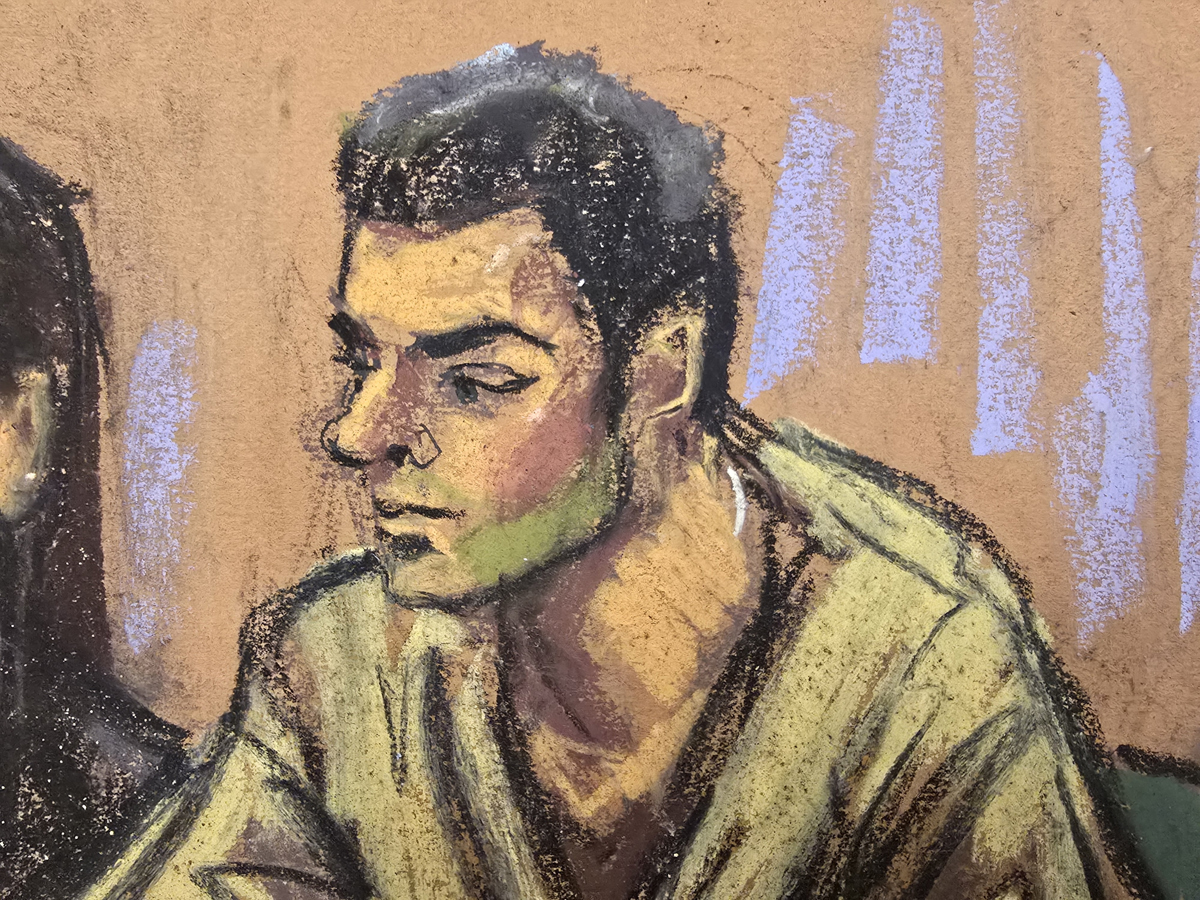 Un dibujo realizado por la artista Jane Rosenberg donde aparece el acusado Luigi Mangione en un juzgado en Nueva York (Estados Unidos). (Foto de Jane Rosenberg de la agencia EFE)