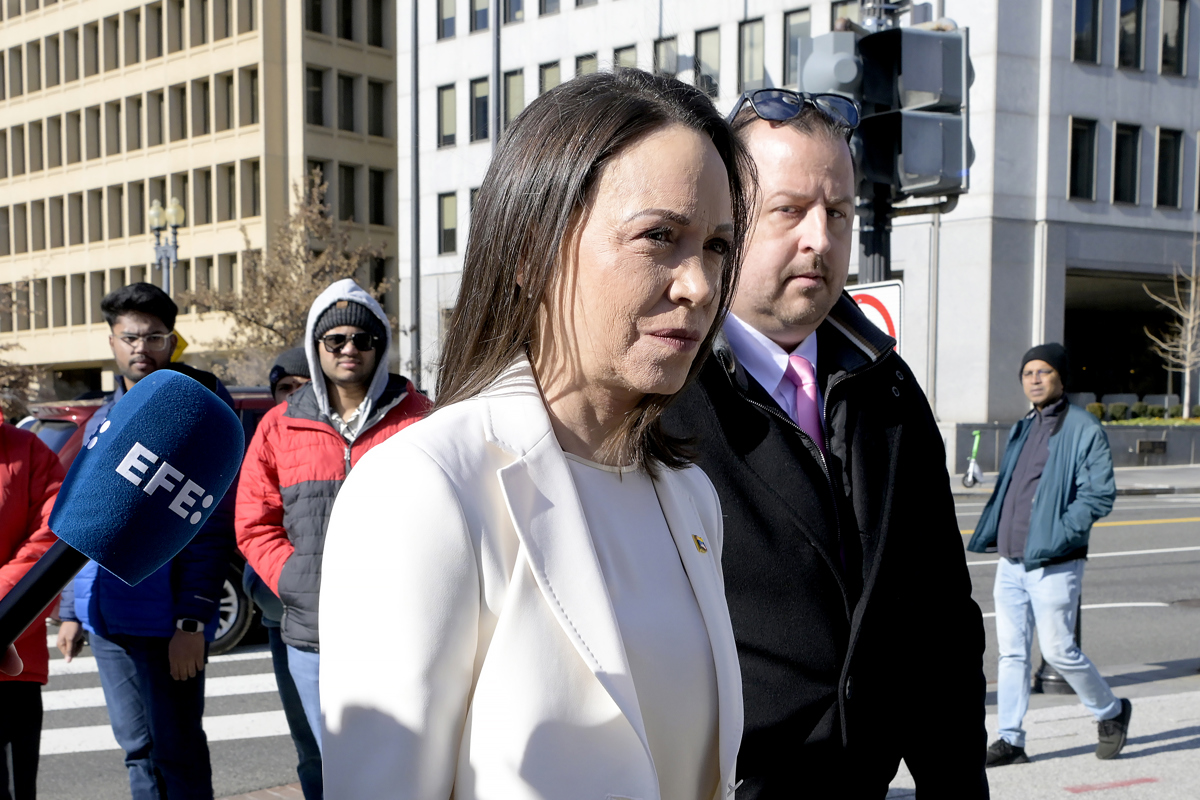 La líder opositora venezolana y Premio Nobel de la Paz, María Corina Machado, llega a la Casa Blanca este 15 de enero de 2026, en Washington -EUA-. (Foto de Lenin Nolly de la agencia EFE)