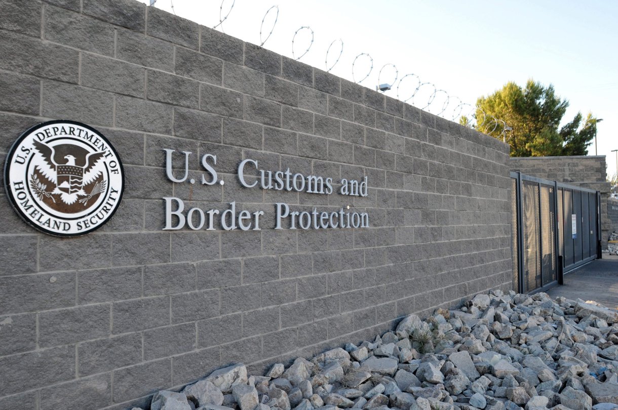El logo del Departamento de Seguridad Nacional en Santa Cruz, Arizona (EUA). (Foto de archivo de José Muñoz de la agencia EFE/EPA)