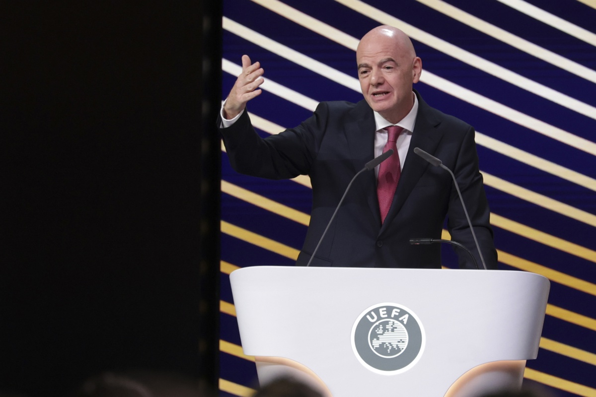 El presidente de la FIFA, Gianni Infantino, durante su participación en el 50 Congreso Ordinario de la UEFA, en Bruselas. (Foto de Christopher Neundorf de la agencia EFE/EPA)