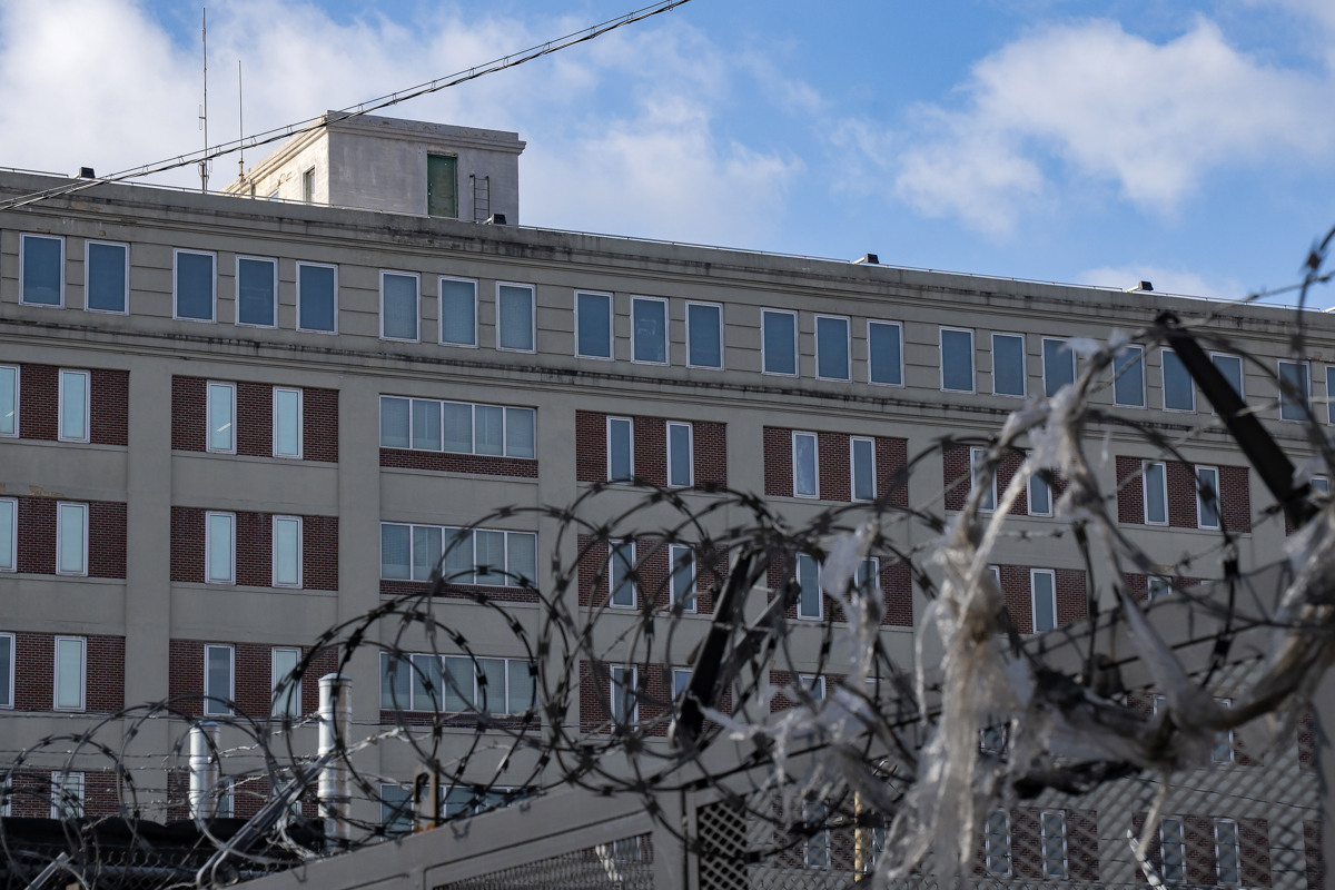 El Centro Metropolitano de Detención donde está recluido Nicolás Maduro, en Brooklyn, Nueva York (EUA). (Foto de archivo Ángel Colmenares de la agencia EFE)