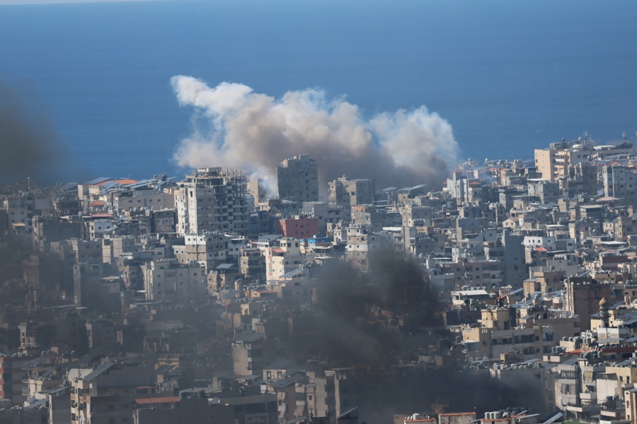 Un ataque aéreo israelí impactó el barrio de Dahie, al sur de Beirut, Líbano. (Foto de EFE)