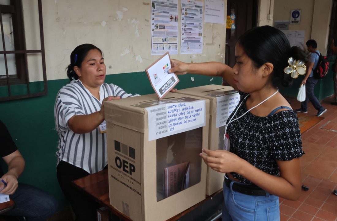 Cierran recintos electorales tras votación de nuevos gobernadores y alcaldes en Bolivia
