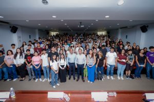 Las becas benefician a estudiantes de la Universidad de Colima, CBTIS 19, Tecnológico de Colima y de varias secundarias de la zona conurbada Colima-Villa de Álvarez. (Foto de la Dirección General de Prensa de la UdeC)