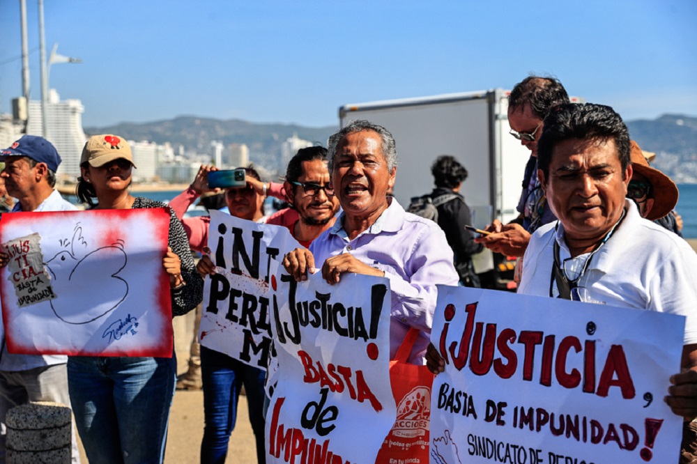 Unos 40 periodistas del puerto de Acapulco (Guerrero) llevaron a cabo una protesta y se sumaron al llamado de justicia que hicieron previamente reporteros de la ciudad de Chilpancingo, después del ataque armado en contra de 4 de sus colegas. (Foto de archivo de EFE)