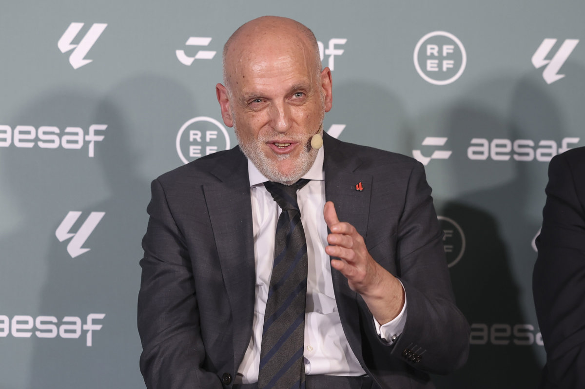 El presidente de LaLiga, Javier Tebas, participa este lunes en la Ciudad del Futbol (Las Rozas, Madrid) en la firma del primer convenio colectivo para la actividad del arbitraje en el futbol profesional masculino. (Foto de Kiko Huesca de la agencia EFE)