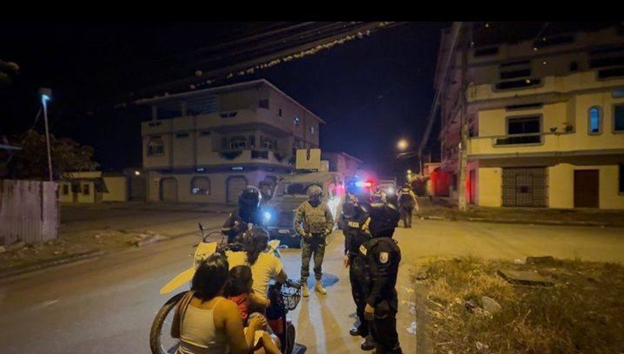 Arrestan a 72 personas en la tercera noche de toque de queda en Ecuador