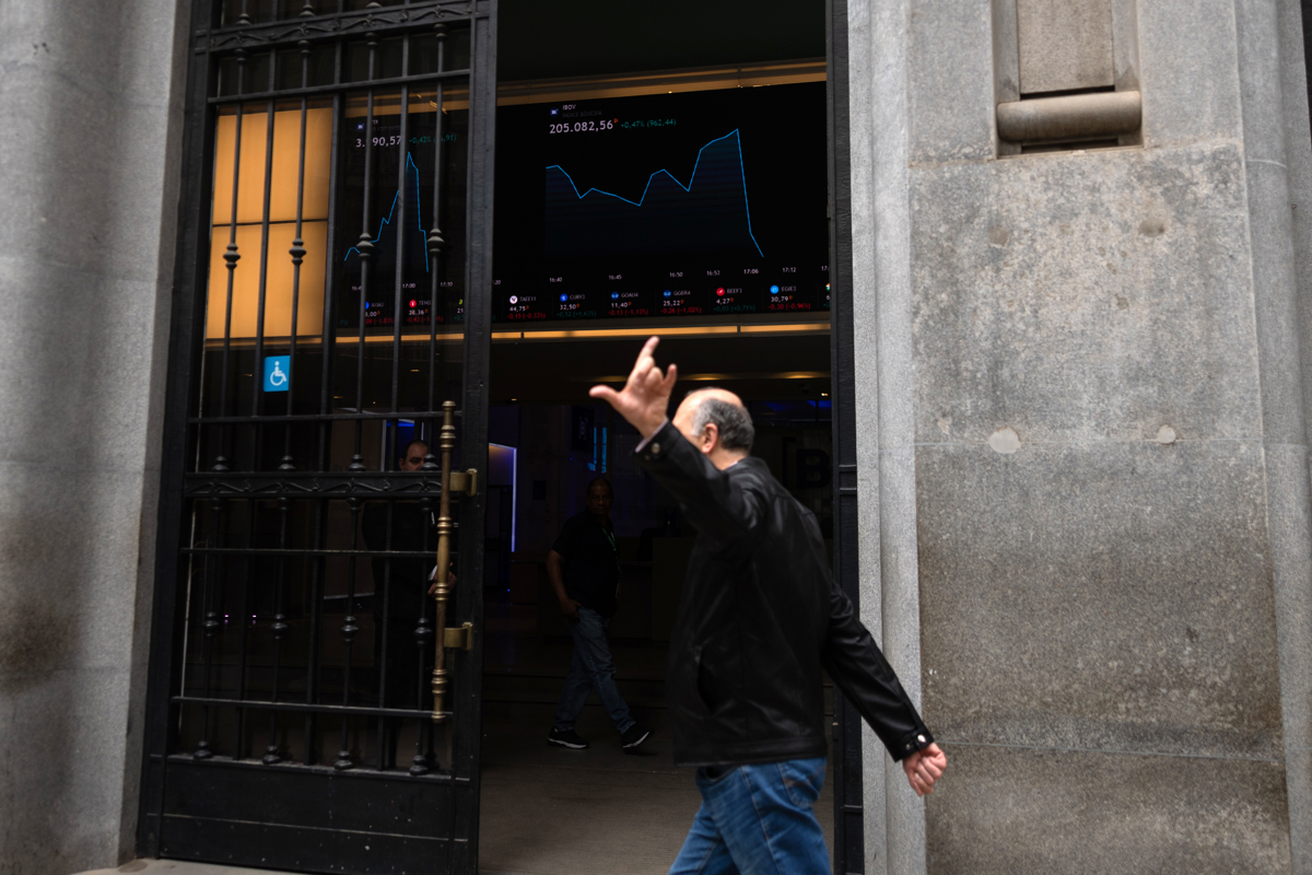 Brasil: Bolsa se desploma 15.7% tras la reelección de Lula da Silva